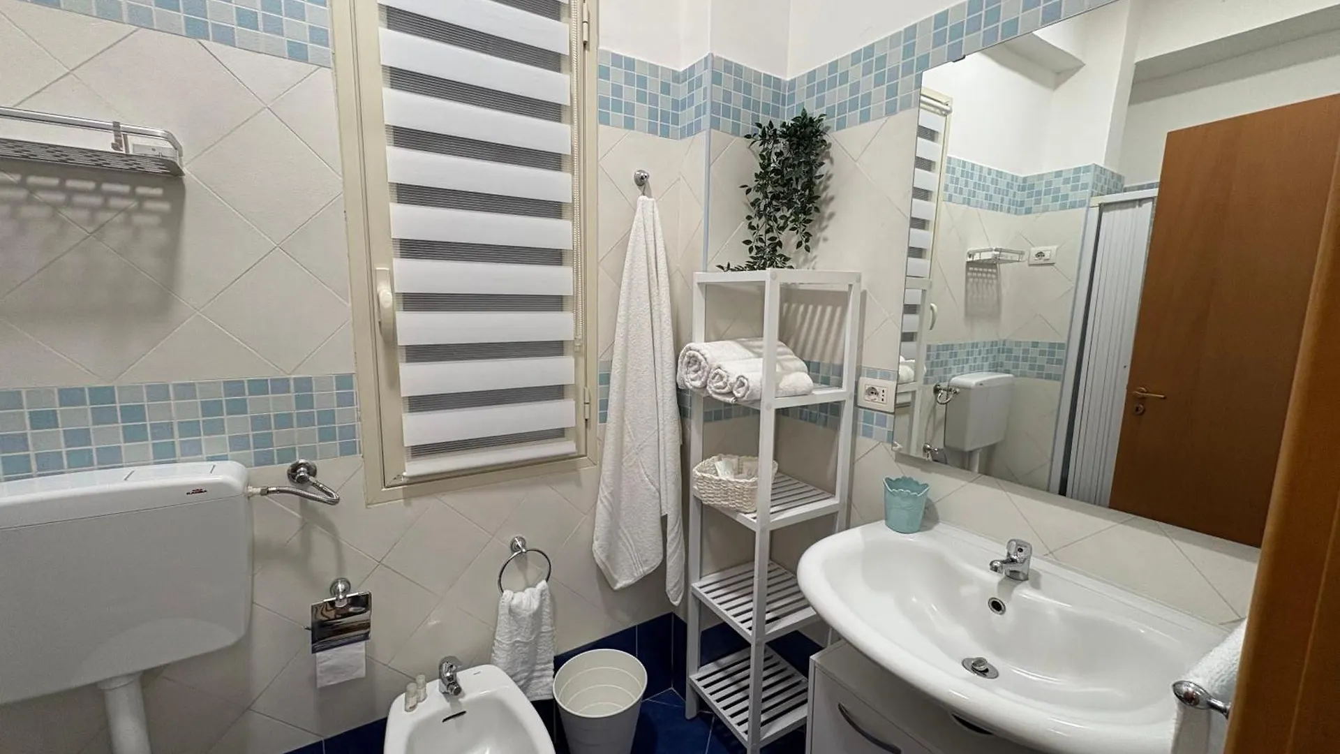 Luxia Apartment - Svincolo Messina Centro İtalya